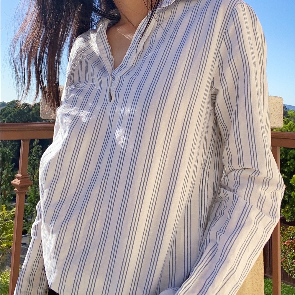 ❌ SOLD ❌ Barneys New York striped linen shirt